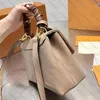 Madeleine Shoudler Bag Women Crossbody Designer Handbag Ladies Purse Wallet Lockted Lock Lock Counter STRAP M45976 8587598