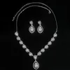 Luxuskristallschmuck Set für Frauen klassisches Wassertropfen versilberte Halskette Ohrringe Bankettpartyzubehör