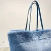 Chic peluche Totes Designer fourre-tout sacs femmes sac à main de luxe poilu épaule sac à provisions lettres classiques imprimer sac moelleux sacs à main 220927