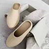 2023 Designer Slides tofflor Flat Floops Open Toe Cover Toes Kvinnor Män Casual Wear Classic Home Sandals Storlek från 6-14 Stora storlekar 44/45/46 Anpassad skrivande Välkommen