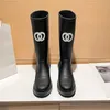 Kış 2022 Tasarımcı Botlar Kadınlar için kalın topuk taban ayak bileği lüks yağmur botları kanal y2209