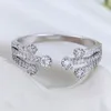 Neue Bling Cubic Zirkonia offene Manschettenringe mit Geschenkbox für Frauen Freundinnen Luxus weißer CZ Stein Verstellbares Hochzeit Braut Hip Hop Eced Ouy Fingerschmuck Bijoux