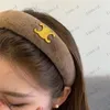 レディースデザイナーヘアウェアレディースヘアクラスプブランドのための高級ヘッドバンドクラシックゴールドバックルヘッドバンド冬の毛皮のヘアアクセサリー3色