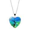 Kadınlar için Yaşam Ağacı Kolyeler Cam Cabochon Kalp Şekli Bitki Kolye Gümüş Zincirleri Moda Mücevher Hediyesi