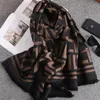 Vinter Designerscarfs Herr Kvinnor Mode Ull Pashmina Klassiska Bokstavshalsdukar Dam Outdoor Mjuk Scarf Lång Sjal Wrap Hög kvalitet