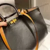 Sac à bandoulière de luxe léger de grande capacité, portefeuille en cuir de styliste pratique pour femmes, sacs à main classiques de marque célèbre 220202