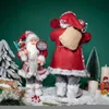 Świąteczne materiały zabawek stojące Santa Doll Prezent 60 cm śnieg z ozdobami drzew fanów do dekoracji dekoracji domu 220924