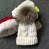 BeanieSkull Caps Cappelli da donna Aggiungi velluto in pile all'interno Berretti Cappelli invernali da donna 100 Cappello con pompon in pelliccia di procione Patte femminile6846292