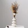 Vaser nordisk keramisk vas beige v￤xt potten heminredning blommor arrangemang tr￤dg￥rd vardagsrum kontor skrivbord dekoration hantverk