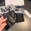 Guanti firmati guanto in pelle da donna in pelle di pecora pelliccia di coniglio guanto invernale per donna replica ufficiale Contro qualità dimensione europea qualità T0P 006B