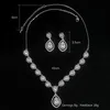 Ensemble de bijoux en cristal de luxe pour femmes classique goutte d'eau plaqué argent collier boucles d'oreilles accessoires de fête de Banquet