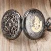 Pocket Watches Retro Black Hollow Pattern Mechanical Self Winding Watch Gold Roman Siffer Skeleton Dial Pendant Automatisk antik klocka