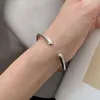 Bangle minimalistische massieve armband voor vrouwen trendy onregelmatige geometrische paren manchet glanzende armbanden verjaardagsfeestje sieraden geschenken