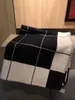 Cashmere Blanket Color bloqueio de ar condicionado xale h cobertores luxuosos em preto e branco grade