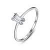 L'anello squisito delle donne europee di temperamento dei monili d'argento dell'anello di zircone lucido S925 di disegno minimalista invia il regalo