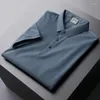 Polo da uomo 2022 Moda Estate Uomo Tinta unita Slim Fit Camicie Smart Casual Seta del ghiaccio Polo Homme Abbigliamento maschile Risvolto Top W148