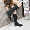 Designer Bottes longues pour femmes Mode sexy au genou Botte en cuir brossé et Re Nylon Noir Blanc Combat Re-Nylon Logo triangle en caoutchouc Boot Winter Martin Bootties Chaussure à lacets