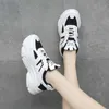 Jurk sneakers vrouwelijke studenten 2021 lente herfst nieuwe dames Koreaanse mode hardlopen witte schoen ademende gaasschoenen 0928