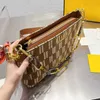 Borsa a tracolla Borsa a catena con chiusura Borsa con cerniera Borsa arazzo Tessuto Metallo Lettera di moda Borsa a mano da donna Borsa a mano in pelle rimovibile Portafoglio per ascella A7456