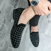 Luxury Rhinestone Buty Buty zamszowe na dotkniętę stóp na co dzień butów biznesowych mokasyny mnóstwo wielkości