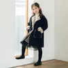 Płaszcz dziewcząt koreańska wersja zimowej dziewczyny długa gęsta ciepła aksamitna kurtka ubrania dziecięce moda gęstość płaszcza 220927