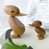 Dekorativa föremål Figurer Nordiska design Hemdekoration Duck Mamma Baby Wood Danish Famous Wood Hand Crafts Classic Creative Decor Miniatures 220928