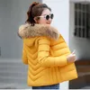 Casacos de trincheira feminina PLUS TAMANHA 5XL WINTRO MULHERM MULHERES CURTOS PARKAS AUTAS CASO CASUAL FEMAN ALTO CAZELED CAPACO CALAR DE PELO SLIM