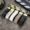 2022 Keychain Brand Designer Key Chain Mens Luxury Car Keyring Womens Fashion Keychains Buckle Handmade Leather Men Women Bags Pendant Accessories Multicolor