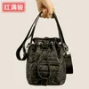 HBP Bolsas Down Cotton Bucket Nicho de mujer Nylon Ling Lattice Cordón Bolsa de hombro Otoño e invierno Bolso arrugado 220803