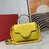 2022 حقيبة نسائية نمط جديد من الجلد الطبيعي لربيع وصيف سلسلة مقبض Crossbody