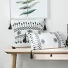 Oreiller coton tricoté couverture avec glands étui décoratif couverture blanc noir Simple jeter chambre canapé chaise