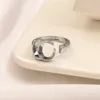 2023 Moda europea y americana Anillo abierto Tamaño ajustable para mujer Fiesta de lujo Niñas Anillos inusuales Encantos de amor sexy Suministros de joyería de boda