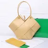 Bolsas de luxo de qualidade 7A Bolsas de camurça intreccio médias bolsas de mão designer crossbody couro cordão de lona bolsa de ombro flanela tecida marc 2022