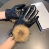 Men Women Designer Gloves Winter Luxury Leature Leather Mittens Brand Five Fingers Glove Warm Cashmere Insoug