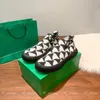 Mężczyźni Kobiet Designer Buty Summeralne trampki oddychające Greeen Fashion New Houndstooth Lazy Slajdes Kaptaki płaskie buty Rozmiar 35-45