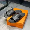 Zapatos de diseñador Zapatillas de piel de vaca para hombre Apartamento Tobogán grande Sandalias de playa de verano Sandalias casuales de verano Tamaño