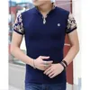 Мужские футболки Polos Zogaa Man Summer Men's Fashion Color Satching Stand Up Coldar Foot Forted Slim V-образный выпускной