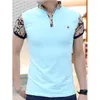 Мужские футболки Polos Zogaa Man Summer Men's Fashion Color Satching Stand Up Coldar Foot Forted Slim V-образный выпускной