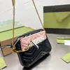 Женщина сцепление мешка крови для кузова Marmont для плеча сумки для сумочки дизайнерские кошельки 3 в 1 женщина женщина -молния открывает топ кожаная золотая цепь сумки