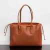Designer stor väska kvinnor väskor ko läder väskor 44cm Mode kvinnor crossbody handväska reseaxel handväska