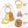 Décoration de fête d'usine Porte-clés Ouvre-bouteille Baby Shower Favors pour fournitures et décorations d'invités avec étiquettes de sacs en organza et corde