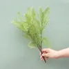 Dekorativa blommor konstgjorda v￤xter gr￶n 6-gaffla falska v￤xter simulering gr￤s plast ormbunkar l￤mnar br￶llop hem bordsdekor