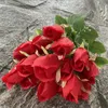 하나의 가짜 꽃 스프링 봄 로즈 버드 18 헤드 묶음 시뮬레이션 당시 웨딩 가정 장식 인공 꽃을위한 로사 플라스틱 과일