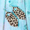 Dingle örhängen äkta läder leopard fjäder djur tryck ko designer smycken blad gepard grossist
