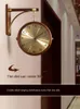 壁時計豪華な両面時計金属金属サイレント回転ソリッドウッドウォッチモダンな大きな家の装飾リビングルームの装飾