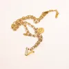 Collane designer Populari marca di moda Citane collane oro collana oro della catena delicata a clip lettera V Cionico di gioielli per 3168905