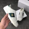 Véritable cuir appartement designer hommes femmes Chaussures décontractées classiques python Tiger Bee Fleur brodée Cock Love Sneakers Mkjkkk0000003