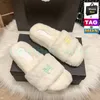 Designer cnel tofflor kvinnor skor inomhus sandal flerfärgad logotyp flatform shearling pälssandaler platt varm toffel vinter kvinnor slider mode plysch bild