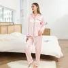 Pijama de roupas em casa Conjunto de roupas de noite rosa listradas Mulheres de cetim Sleepwear 2pcs camisa de camisa de pijamas casuais lingerie íntima mole de roupas íntimas