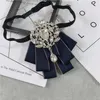 Bow Ties White Rhinestones Kvinnor och m￤ns smycken Present Korean British College Style Suit Shirts Collar Flower Handmade Ribbon Bowtie